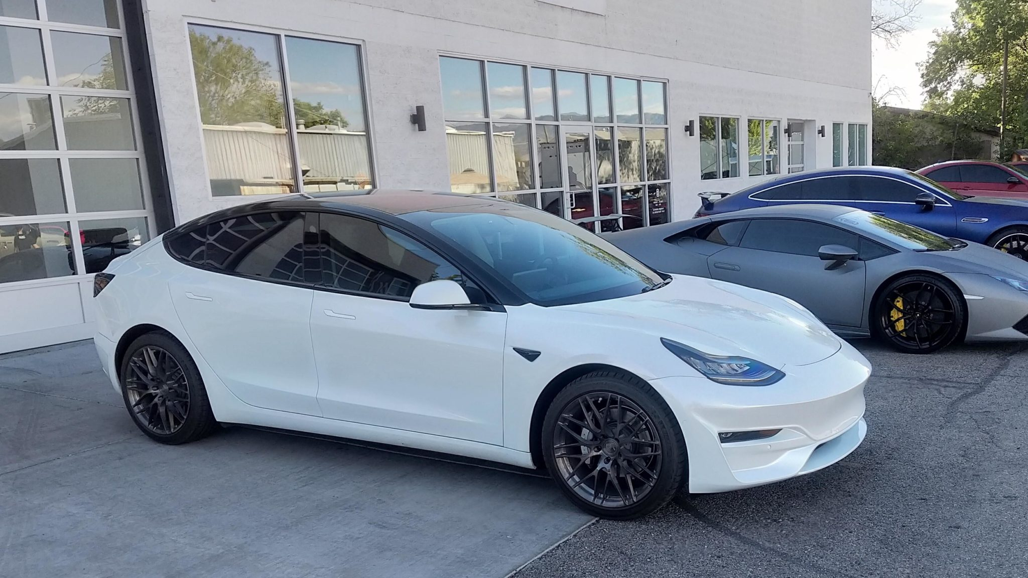 White Model 3 With Pillar Delete, Chrome Delete And à Tesla Model 3 Dessin