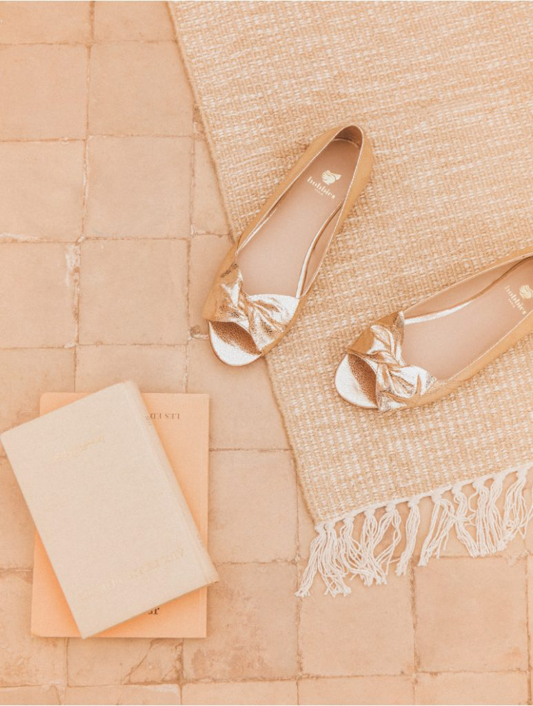 20 Paires Tendances Pour Un Mariage En Chaussures Plates ! - Les dedans Chaussures Plates Mariage