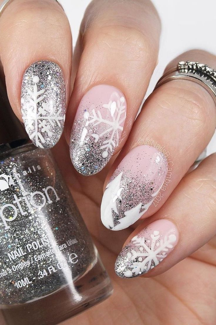 28 Glitter Nail Designs #Designs #Glitter #Nail | Ongles En Gel Hiver pour Ongle Blanc Pailleté