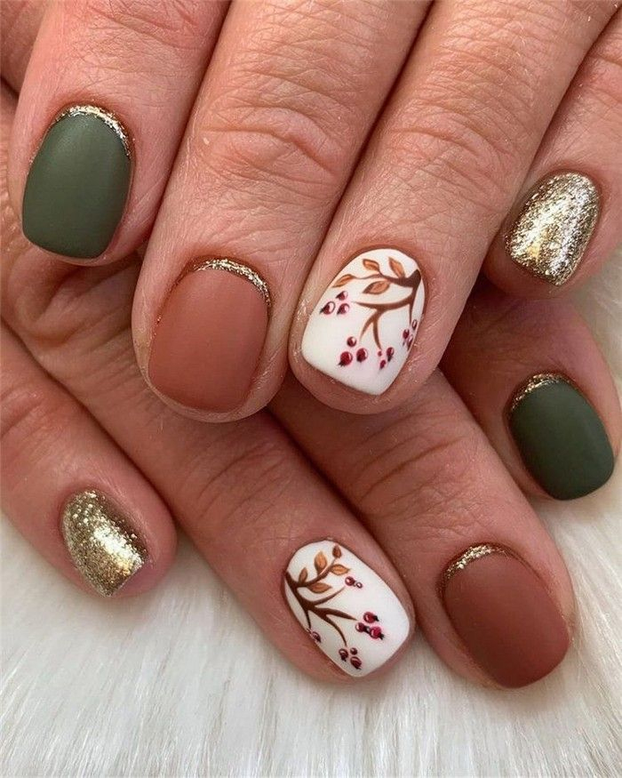 44 Must Try Fall Nail Designs And Ideas 2020! 2 | Thanksgiving Nails avec Ongles Kaki Et Or