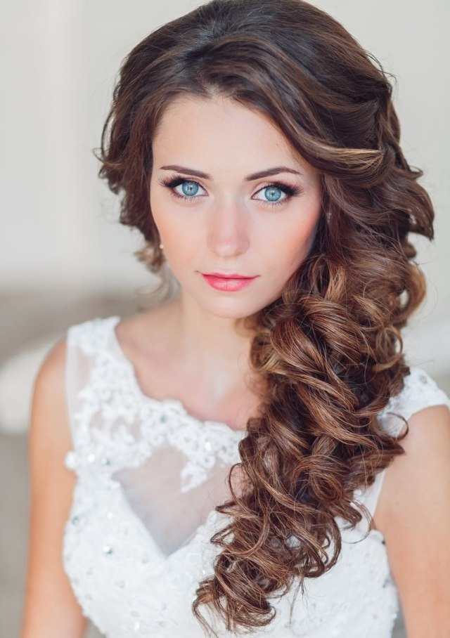 55 Idées Romantiques De Coiffure Mariage Cheveux Longs destiné Coiffure Mariage Cheveux Frisés Naturel