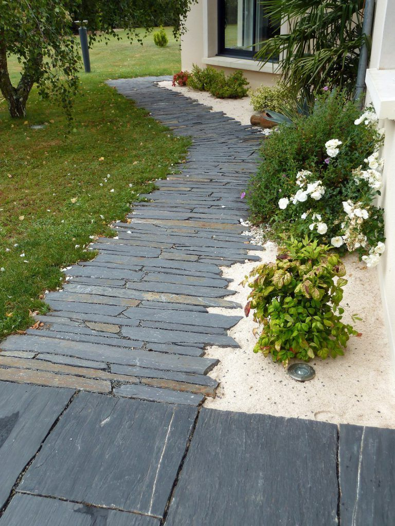 Ardoise Deco Exterieur / Massif Mineral En Ardoise Abords Terrasse Bois encequiconcerne Jardin Cailloux Blanc Et Ardoise