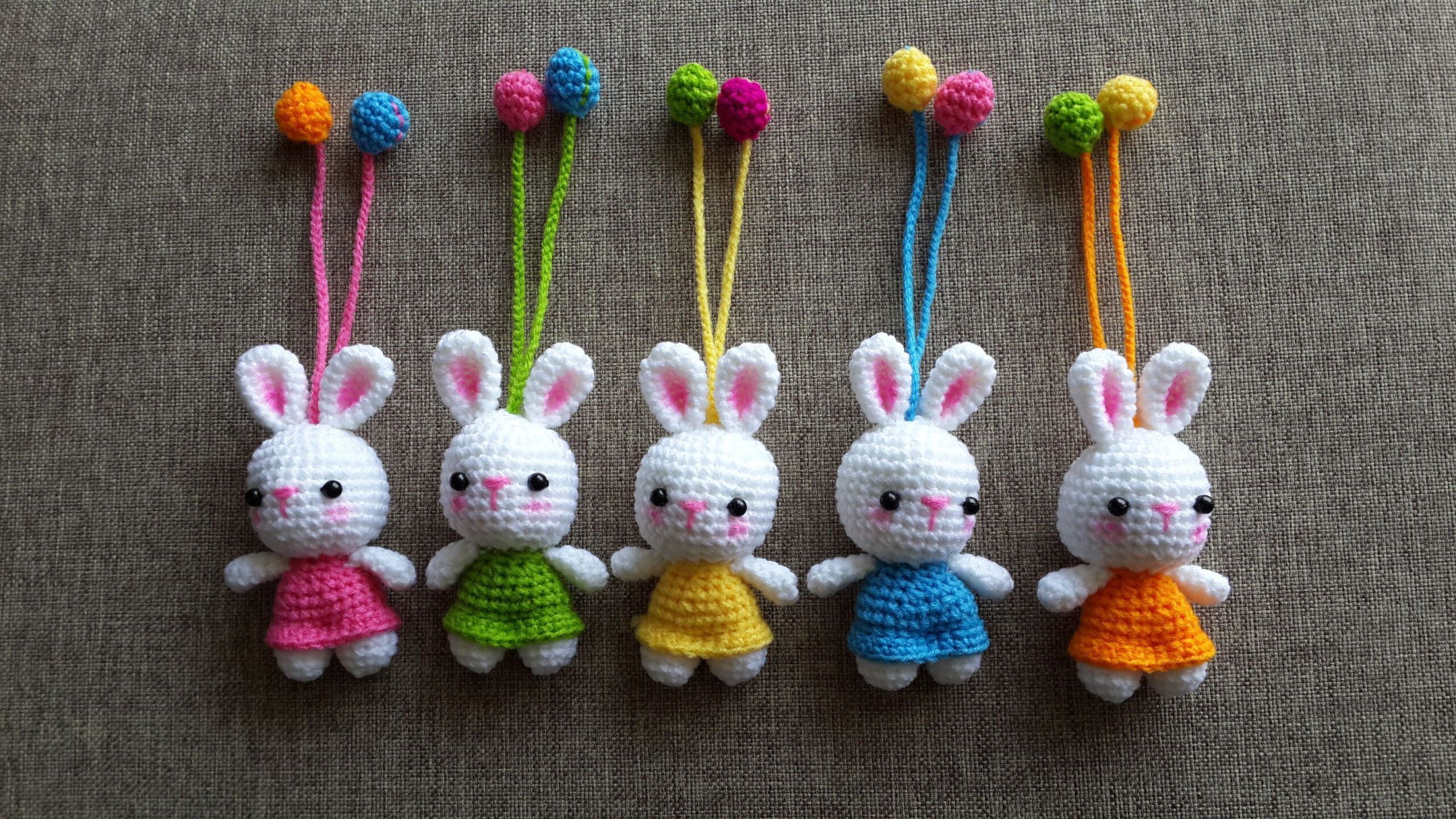 Bunny Key Chain Pattern By : Nan Zaa | Ganchillo Amigurumi, Llavero intérieur Porte Clé Crochet Modèle Gratuit