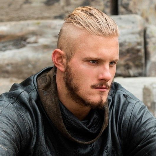 Coupe De Cheveux Ragnar Lodbrok / Viking Ragnar Coupe De Cheveux tout Coupe De Cheveux Viking