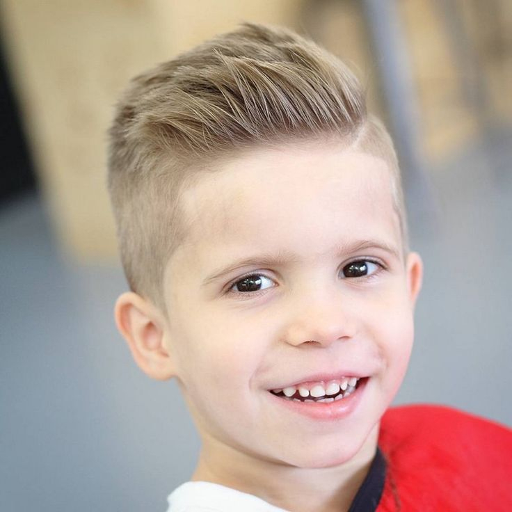 Coupe Petit Garçon Raie Côtés Rasés #Hair #Ideas #Boy Boys Haircuts avec Tendance Coupe Garcon