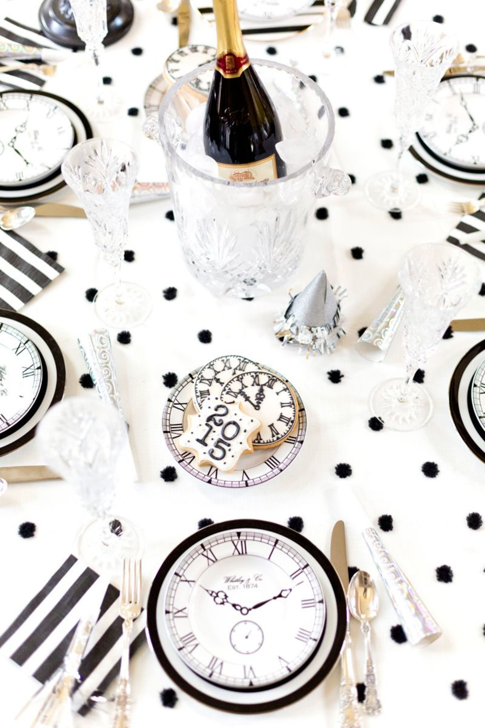 Déco Table Nouvel An : 8 Décorations De Table De Fête Vues Sur intérieur Deco Nouvel An