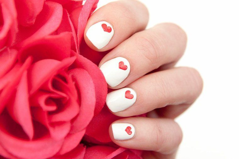 Dessing D'Ongle Pour La Fête De La St Valentin Avec Coeurs | Valentine concernant Ongle St Valentin