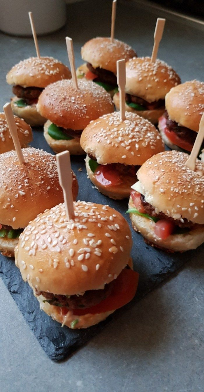 Épinglé Sur Recettes - Apéritif encequiconcerne Idée Garniture Mini Burger Apéro Noël