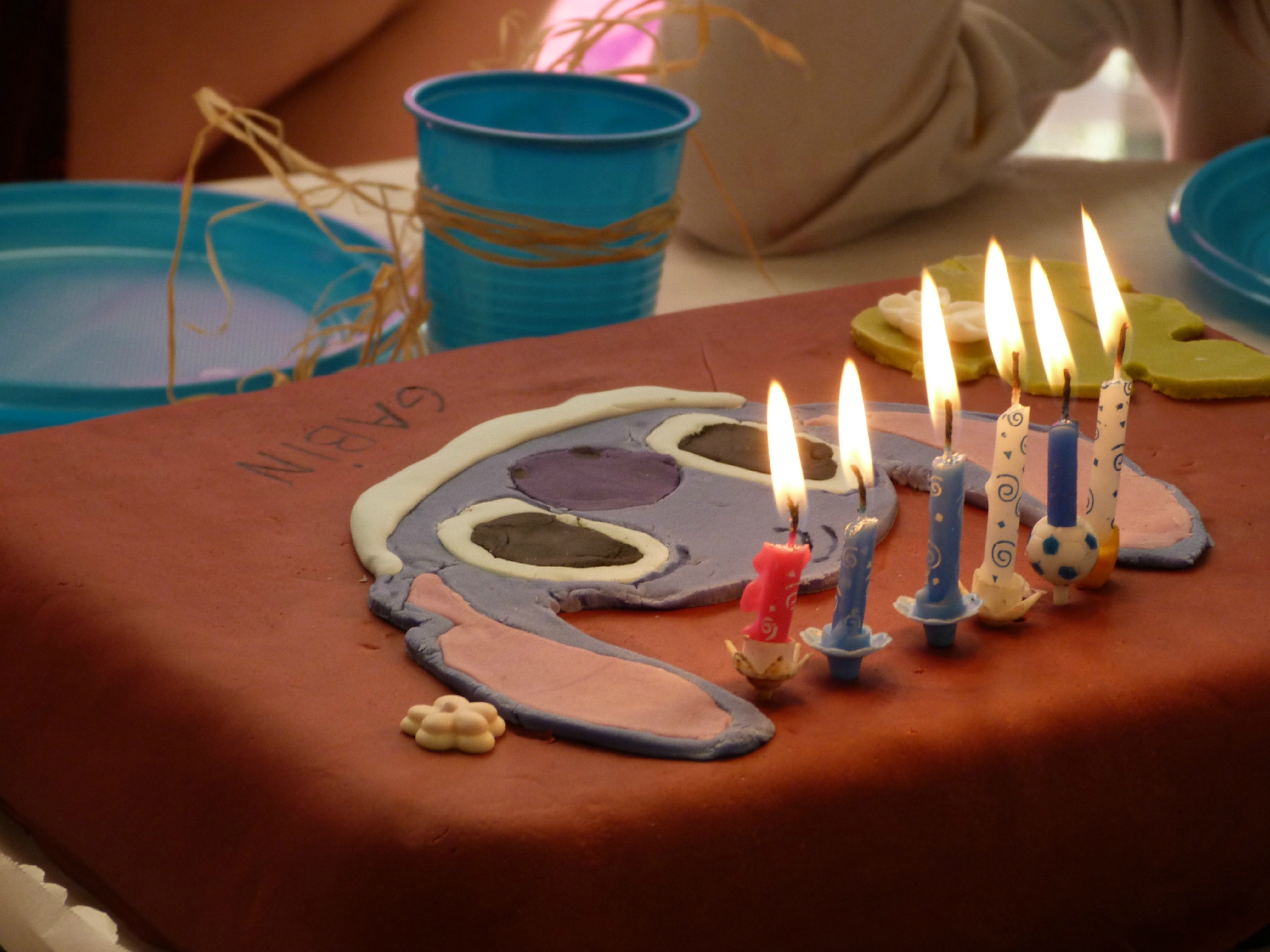 Gâteau Stitch - Les Gâteaux Rigolos De Flo destiné Gâteaux Rigolos Animaux