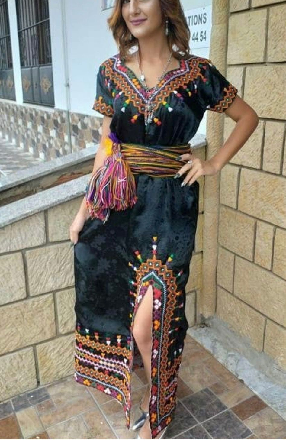 Kabyle Kleid ~ Berber ~ #Berber #Kabyle #Kleid | Fashion, Traditional intérieur Robe Kabyle Mariée