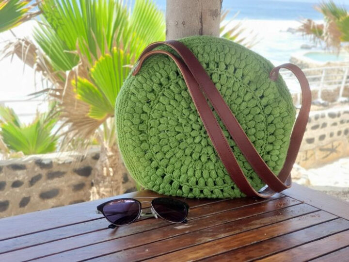 Le Sac Rond Chic Et Pratique Au Crochet !! | Crochet, Crocheter En pour Sac Au Crochet Avec Explication Gratuite