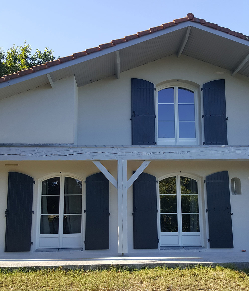 Maison Volet Bleu | Ventana Blog encequiconcerne Couleur Volets Bois Tendance 2023