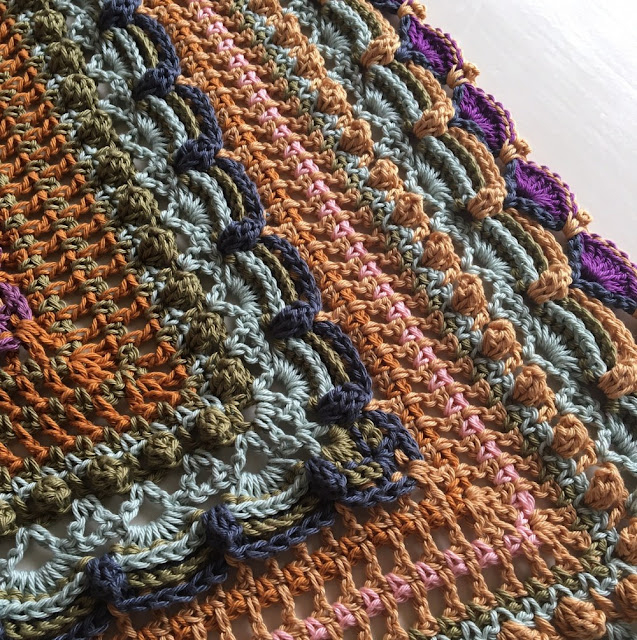 Mes Favoris Tricot-Crochet: Modèle Gratuit : Un Magnifique Châle Au Crochet pour Châle Au Crochet Pdf Gratuit