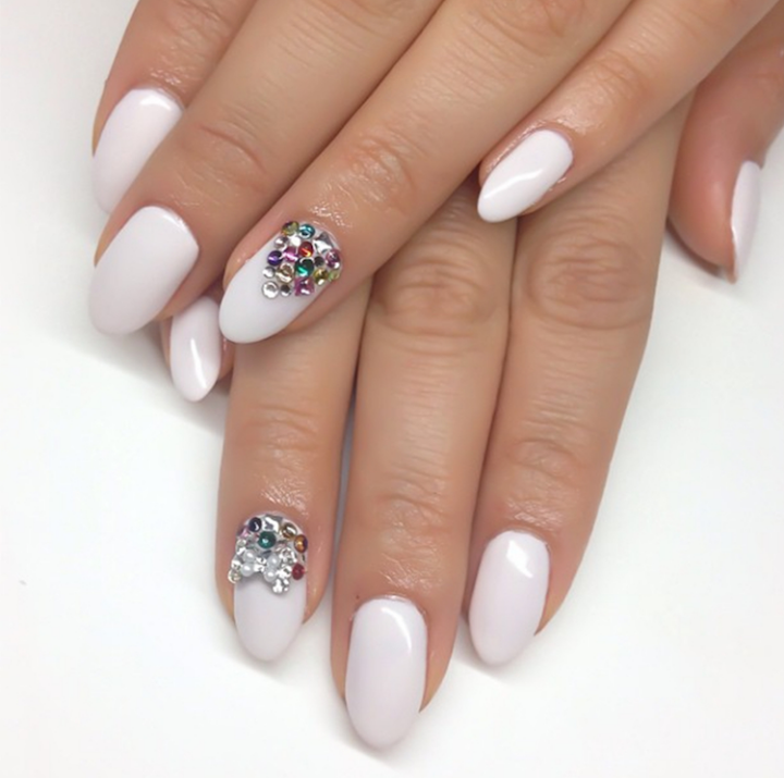 Ongles En Amande Courts : 50 Idées De Manucures Chics à Idee Ongles En Gel Blanc