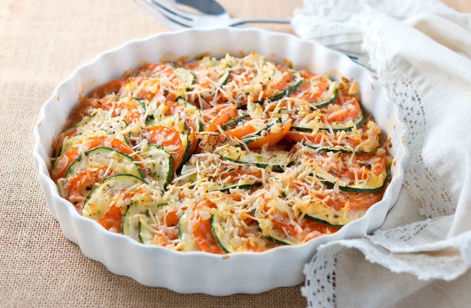 Parmesan Zucchini And Tomato Gratin - Delicious Meets Healthy pour Recette Healthy Courgettes