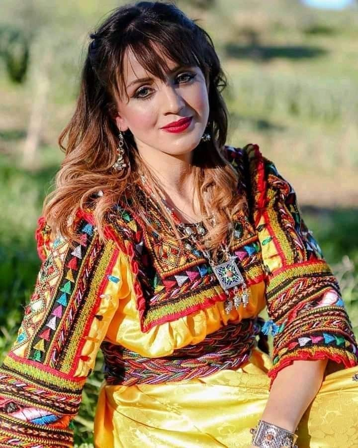 Pin By Bouferguene On Robes Kabyle | Womens Fashion Inspiration dedans Robe Kabyle Blanche