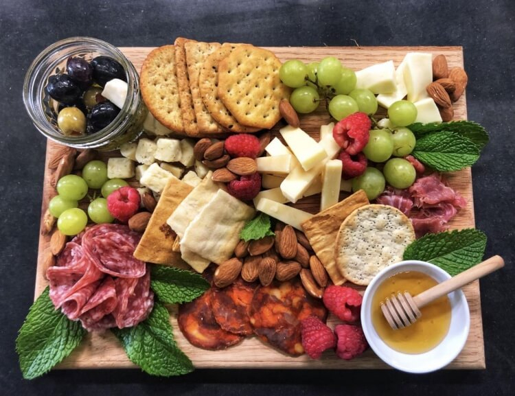 Plateau De Charcuterie : Comment Impressionner À Table dedans Plateau Charcuterie Original