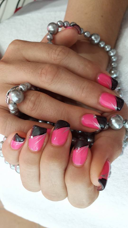 Pose-Ongles-Neuville-Sur-Saone-Lyon-Ongles-Magnolia-French Noire-Sur à Ongle Rose Fluo