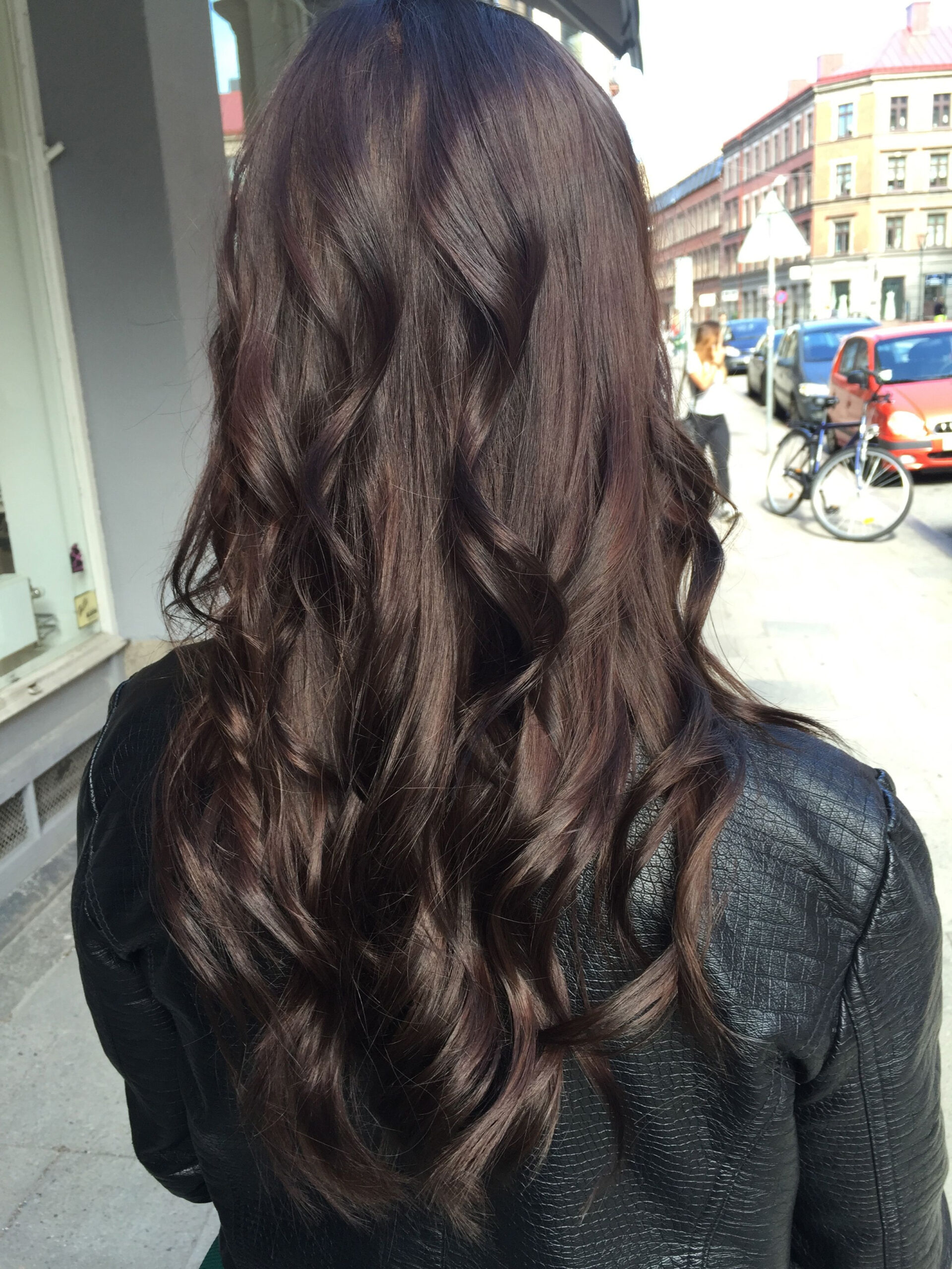 Rich Dark Chocolate Brown Hair Done By Scarlett Arenhill serapportantà Couleur Cheveux Marron Chaud