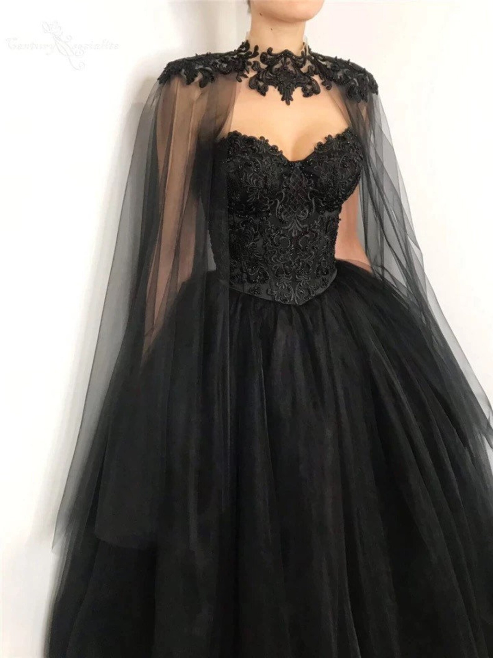 Robe De Mariée Gothique Robe De Mariée Noire Gothique Robe | Etsy serapportantà Robe De Mariée Gothique