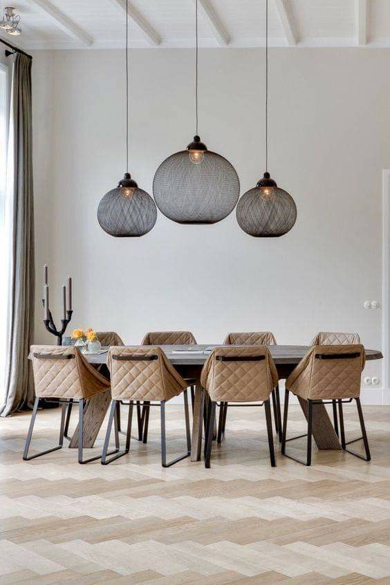 Une Cybèle Déco Minimalist Dining Room Decor, Dining Room Design Modern encequiconcerne Lustre Salle À Manger Tendance