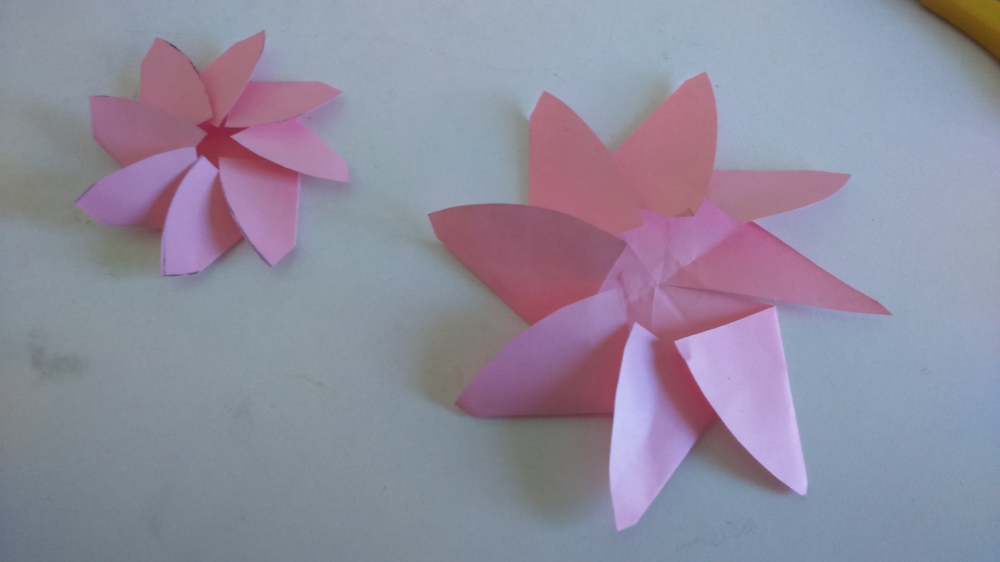  Foto zu 3D-Blume basteln - so geht's 