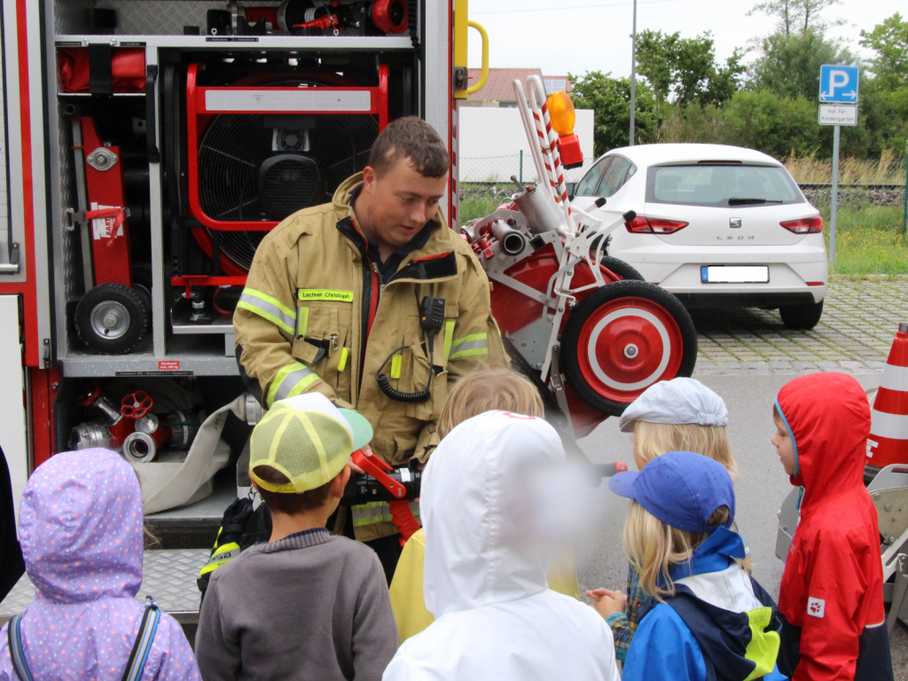  Brandschutzerziehung im Kindergarten - Feuerwehr Aying 