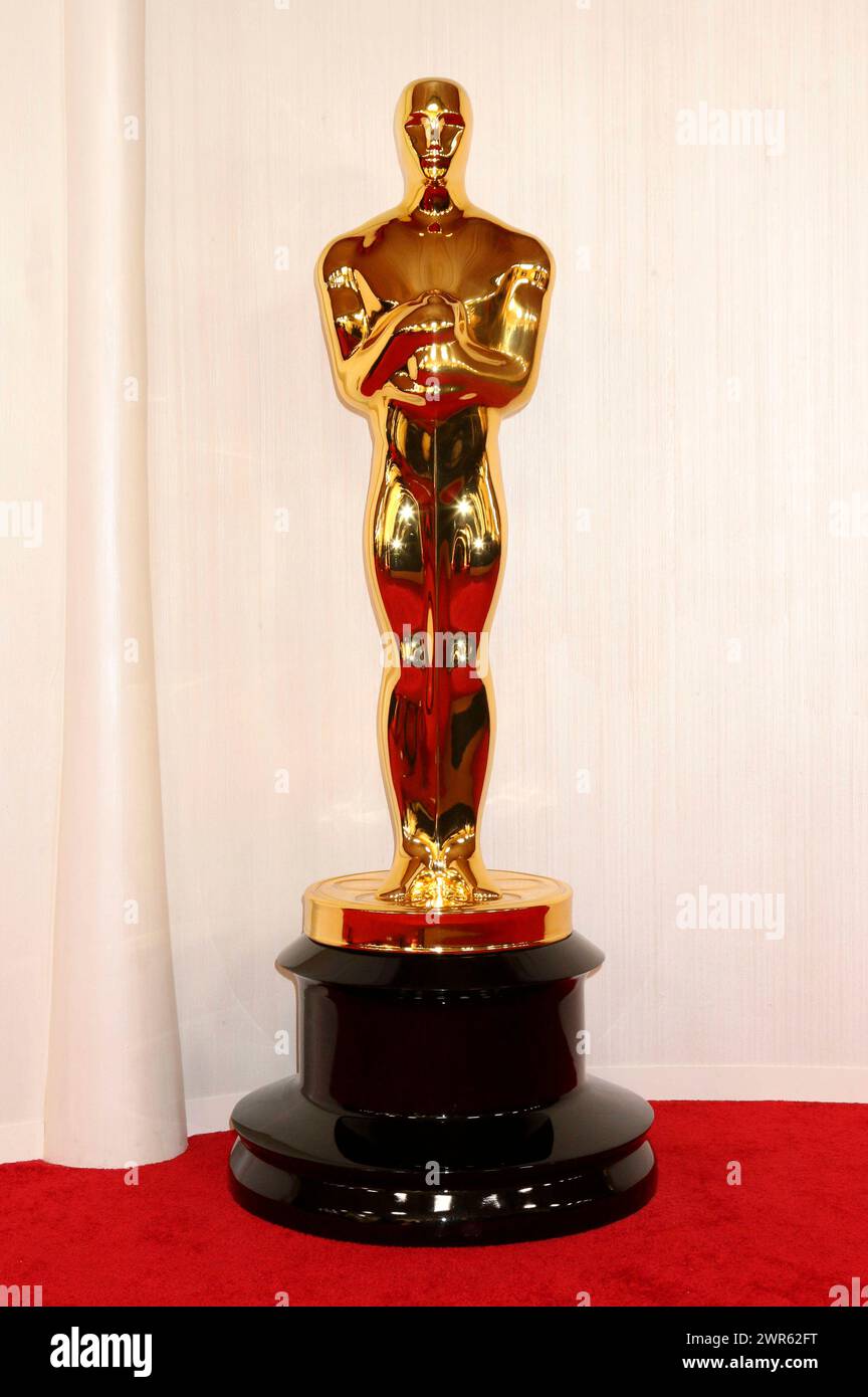  Die Trophäe bei der Oscar Verleihung 2024 / 96th Annual Academy Awards 
