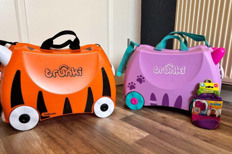  Die beliebtesten Kinderkoffer zum Draufsitzen für kleine Reisende 