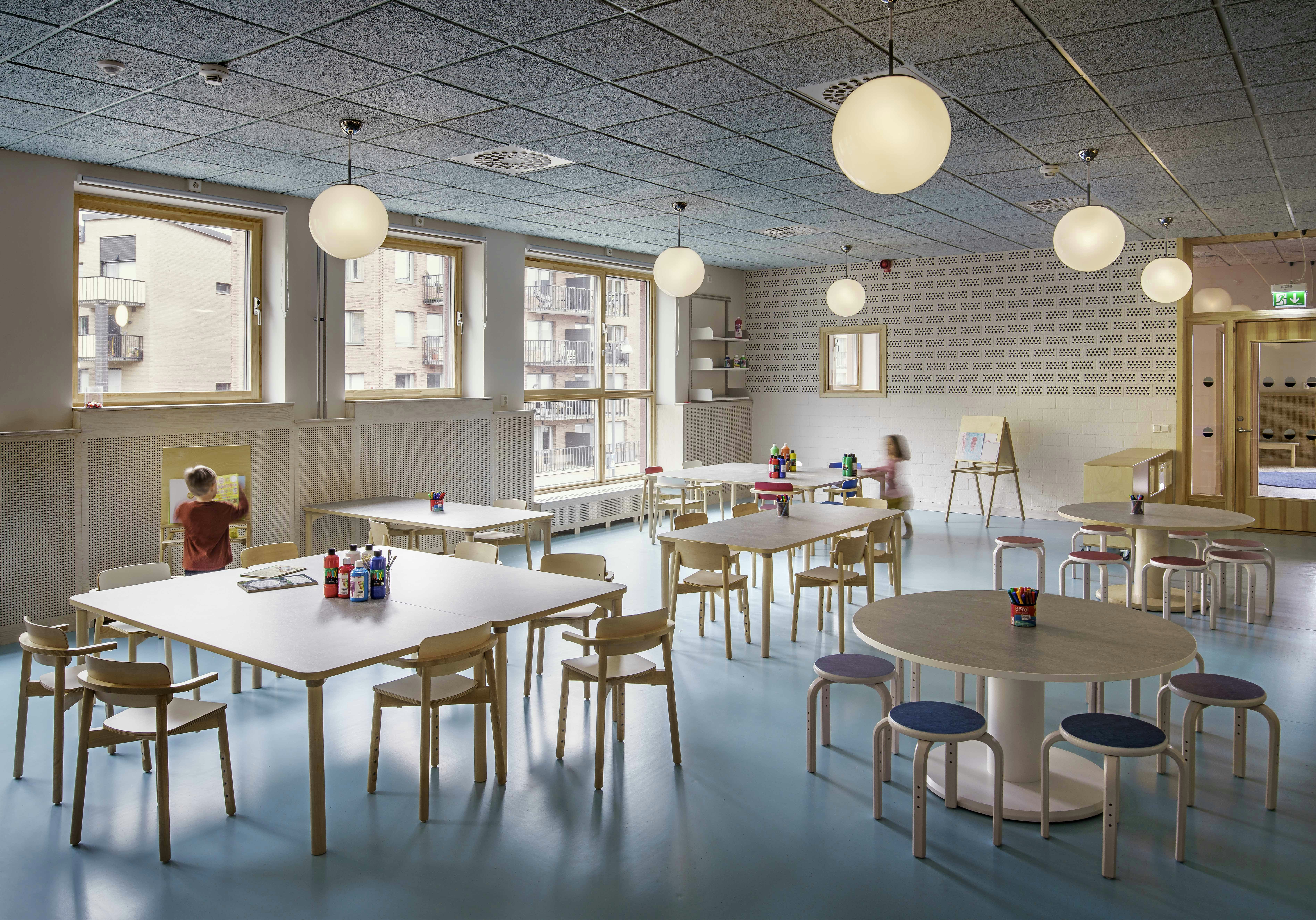  Foto zu Marge Arkitekter Break the Volume and Create Varied Outdoor Environment 